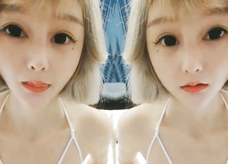 Babygaga网红脸妹子和炮友啪啪,情趣装后人爆菊骑乘猛操